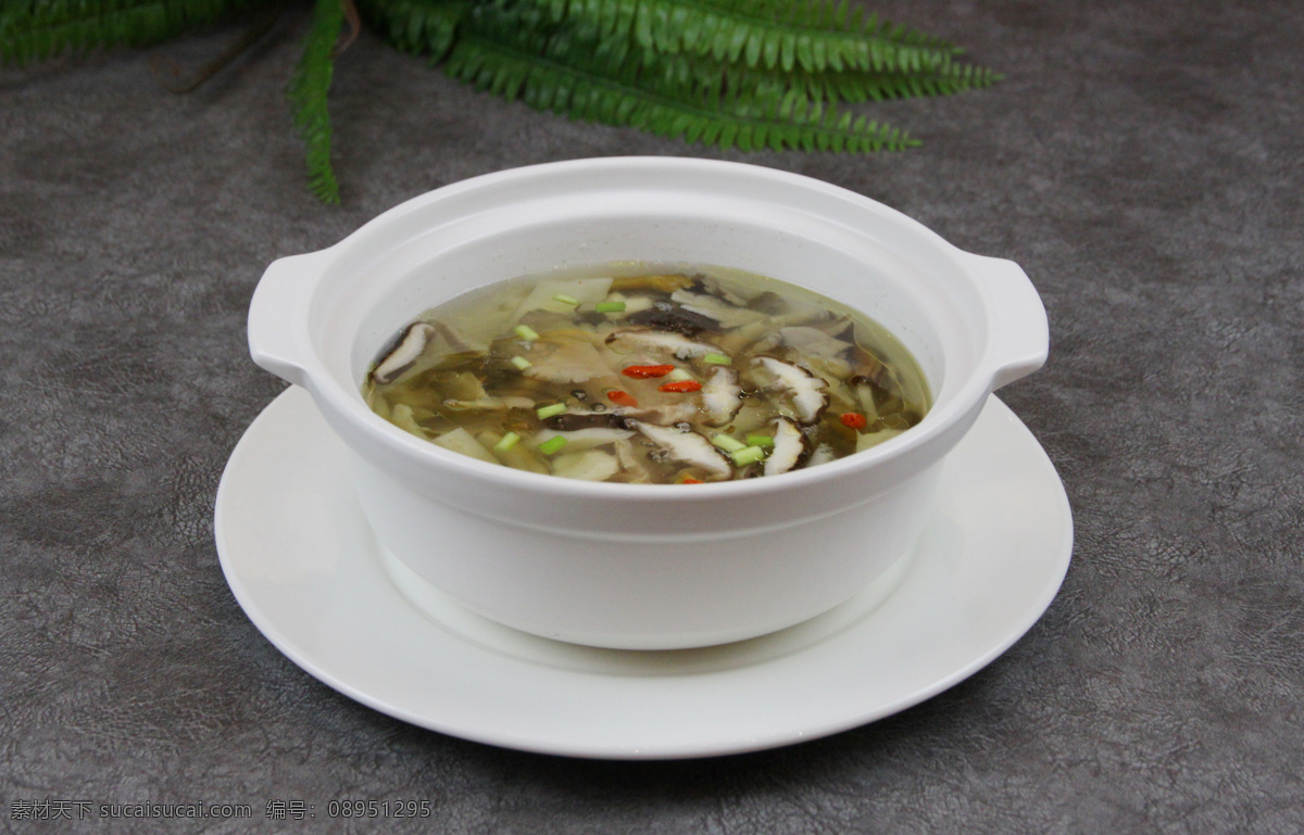 云南 野山 菌 菇 汤 野山菌菇汤 杂菌汤 杂菌煲 森林菌菇 森林菌菇煲 煲菌王 餐饮美食 传统美食