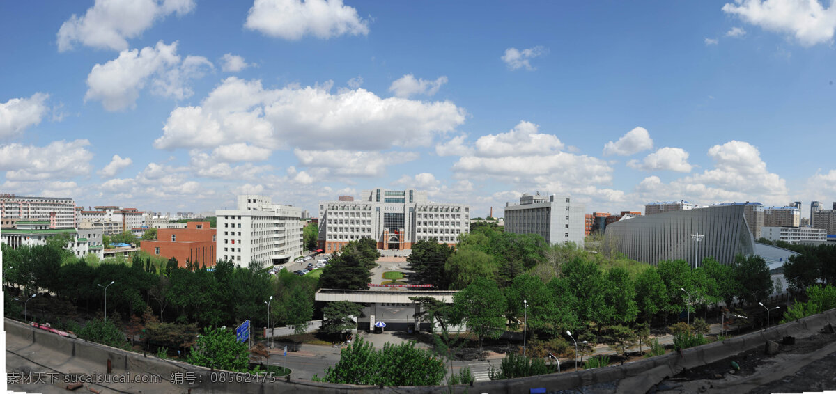 东北师范大学 本部 全貌 东北师大 正门 蓝天 楼房 绿树 白云 学习办公 生活百科