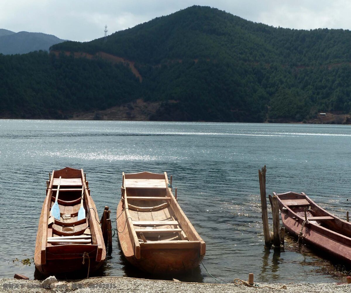 三 只 船 春天 湖水 旅游摄影 远山 自然风景 三只船 泸沽湖 psd源文件