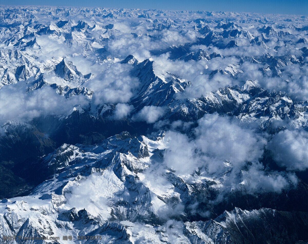 雪山 航拍 白云 山水风景 自然景观