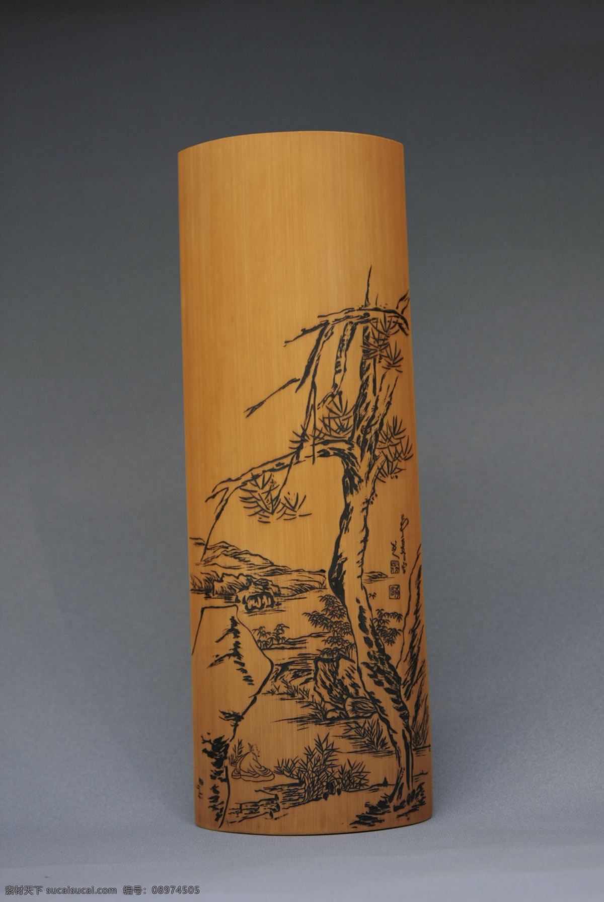 竹雕 竹雕臂搁 采用 传统 线 刻 技法 臂 搁 传统文化 文化艺术