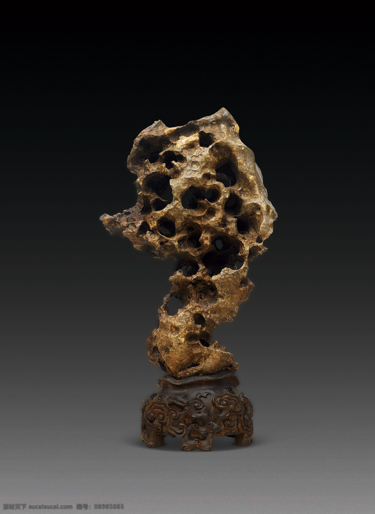 06 太湖石擺件 太湖石｜ 停云石形透镂疏朗，富变化之韵，有“横看成岭侧成峰”之