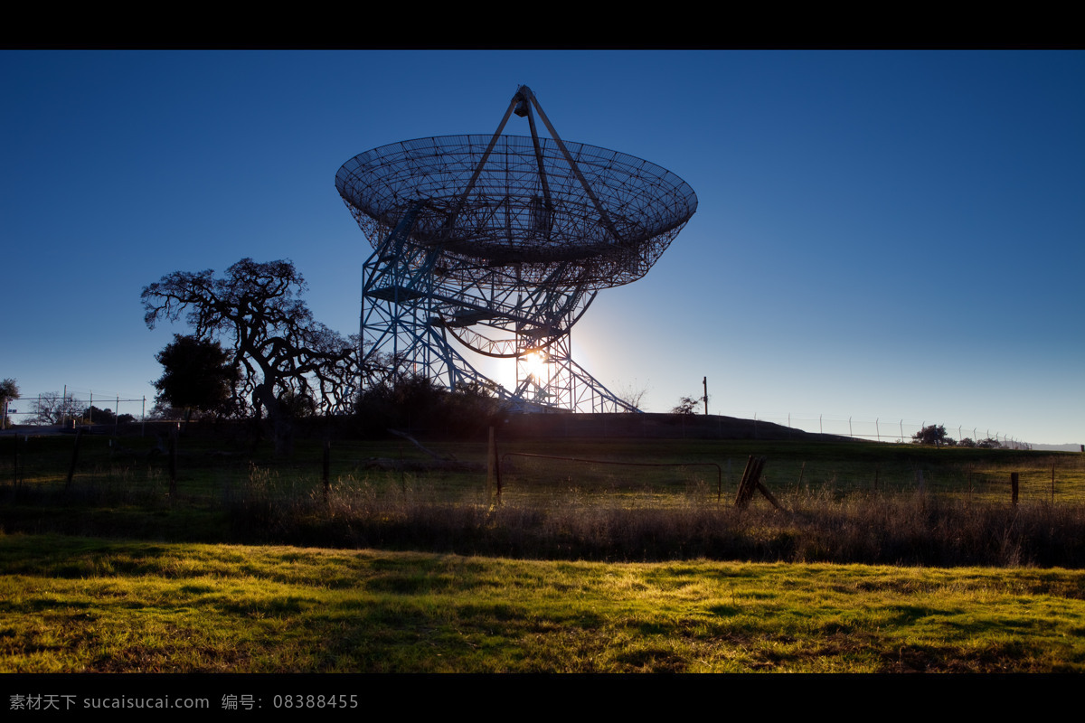 雷达1 科学研究 卫星接收器 夕阳美景 树木 蓝天 现代科技 工业生产 摄影图库