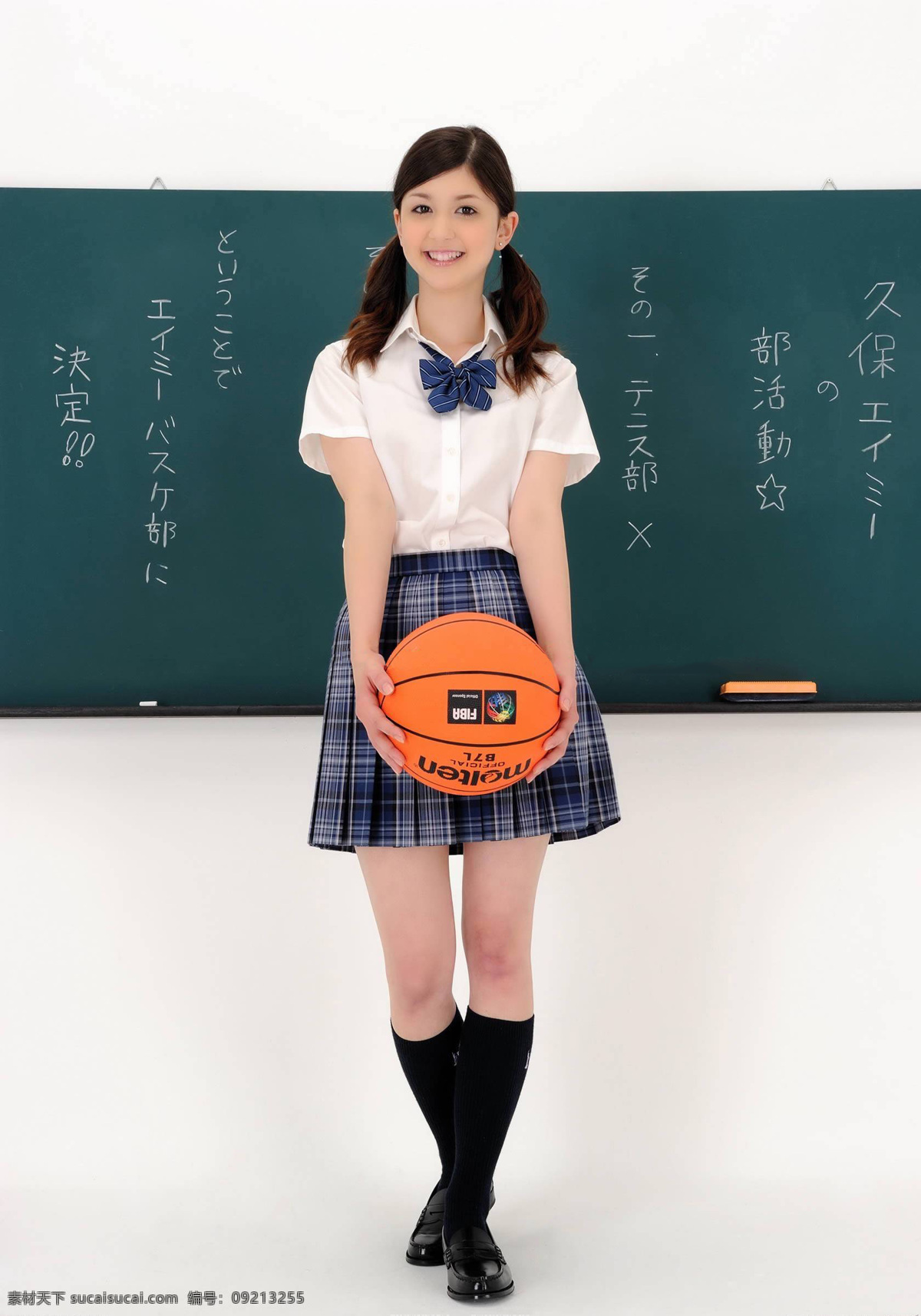 可爱 篮球 美女 清纯 人物摄影 人物图库 日本美女 中学生 学生装 笑容 学生 久保 日本学生 姿势 造型 psd源文件