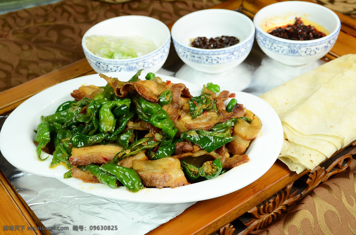 客家辣椒炒肉 客家 辣椒 炒肉 烙馍 小咸菜 餐饮美食 传统美食