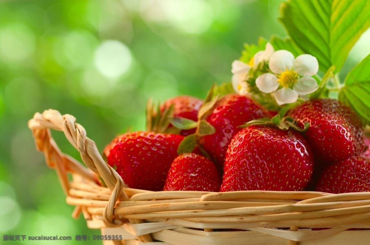 草莓 水果 食品 有机水果 新鲜水果 水果海报 水果展架 水果素材 水果创意 水果摄影图 水果广告 水果蔬菜 夏天 清凉 餐饮美食 食物原料