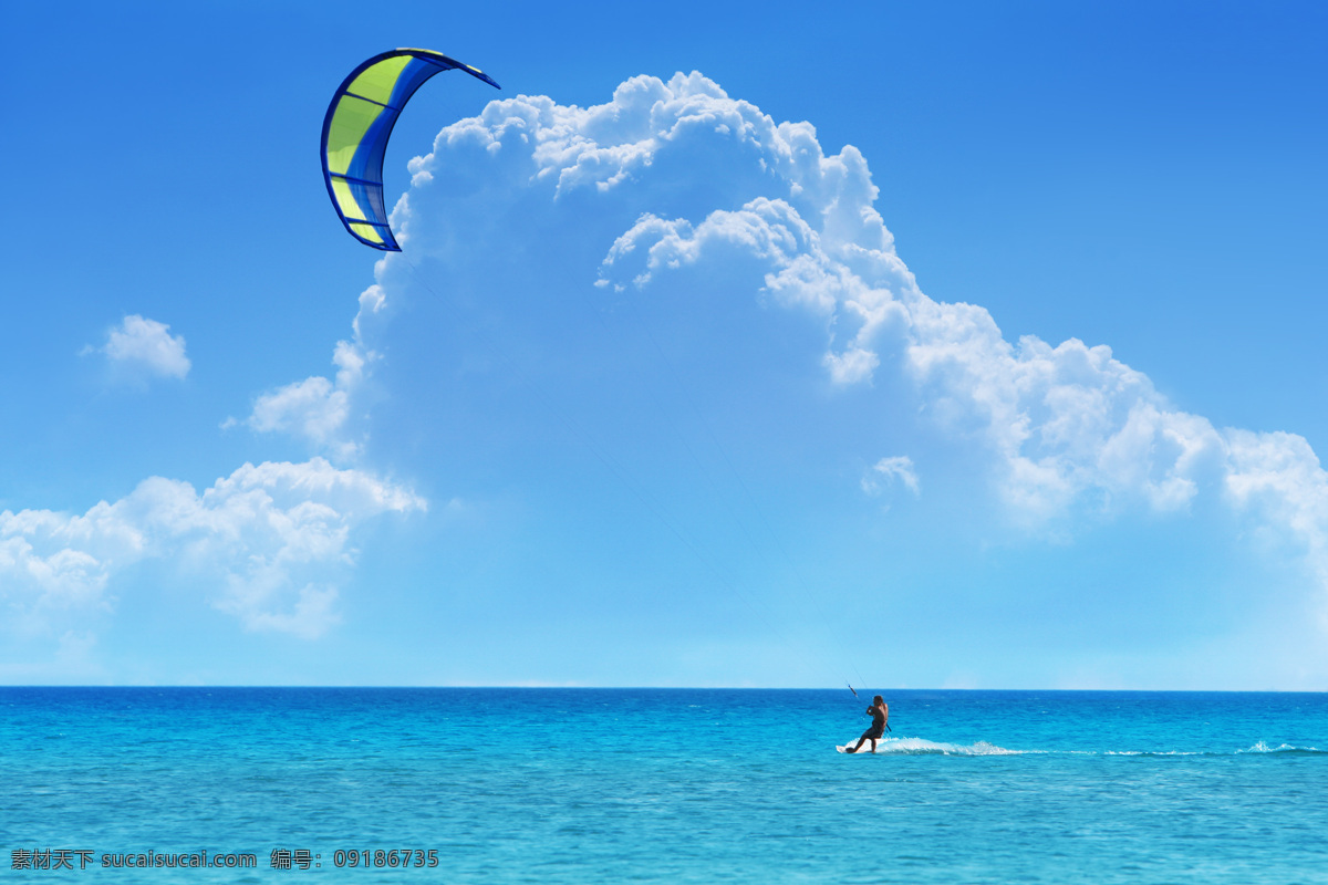海面 冲浪 人物 海面风景 大海风景 海洋 冲浪运动 蓝天 天空 风景摄影 美丽景色 自然风光 美景 自然风景 自然景观 蓝色