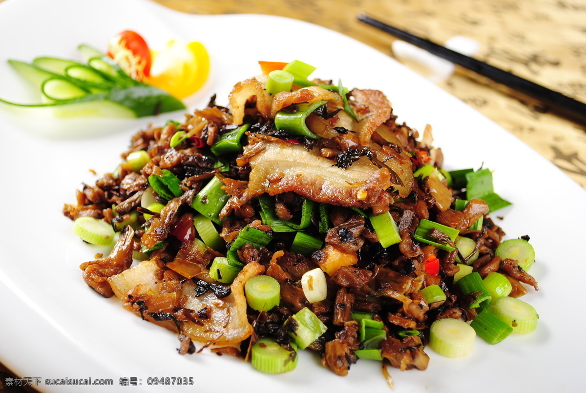 外婆菜小炒肉 香辣 外婆菜 小炒肉 蒜苗 青蒜 辣椒 干辣椒 香辣味 回锅肉 外婆菜炒肉 传统美食 餐饮美食