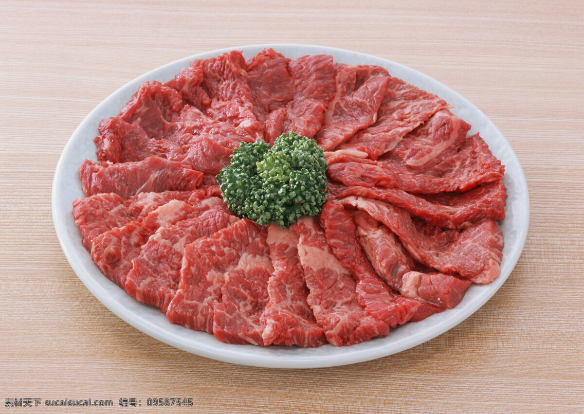 一盘牛肉 肉类 鲜肉 牛肉 肉 食品 肉食 餐饮 肉片 烤肉 餐饮素材 餐饮摄影 生肉 食材原料 餐饮美食 红色