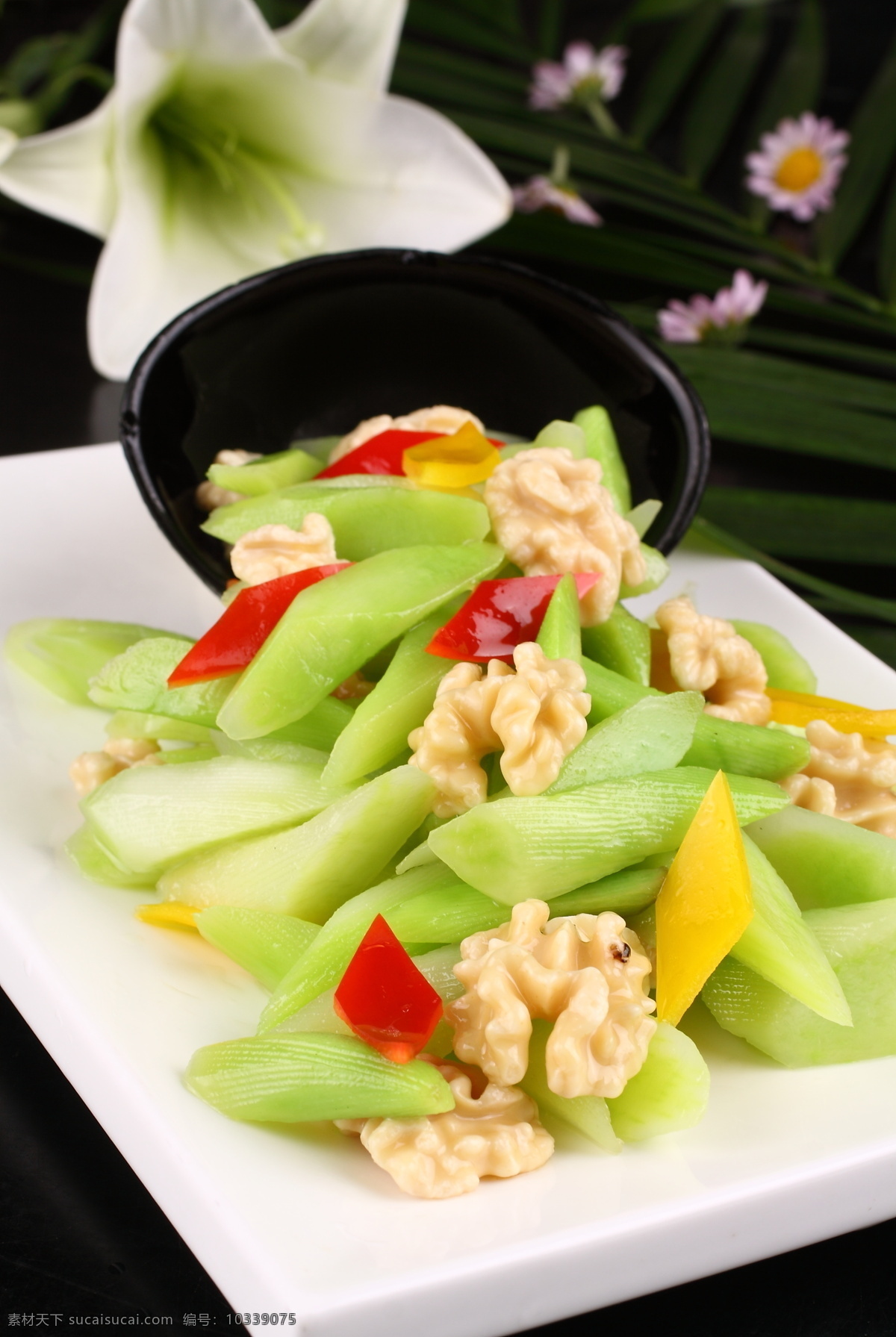 桃 桃仁 芥兰 芥兰桃仁 白盘 餐饮美食 传统美食