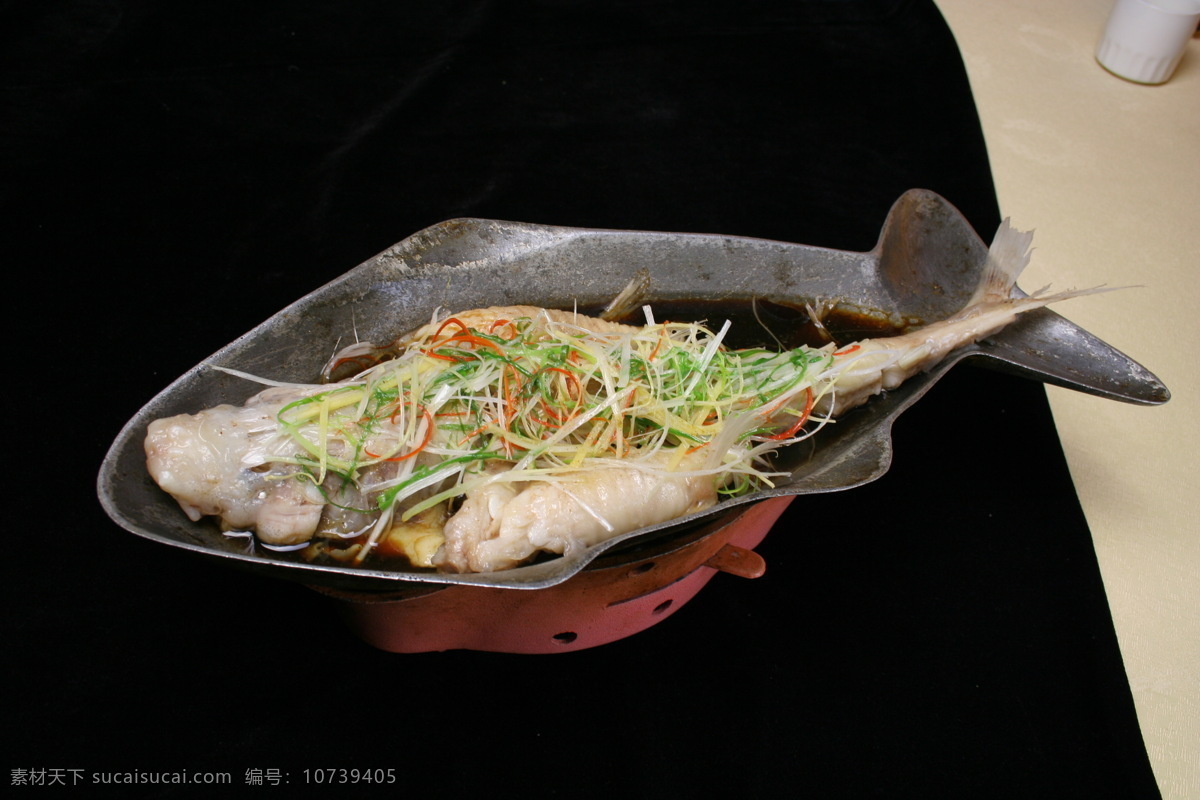中华美食 传统美食 鱼类 明炉回头鱼 餐饮美食