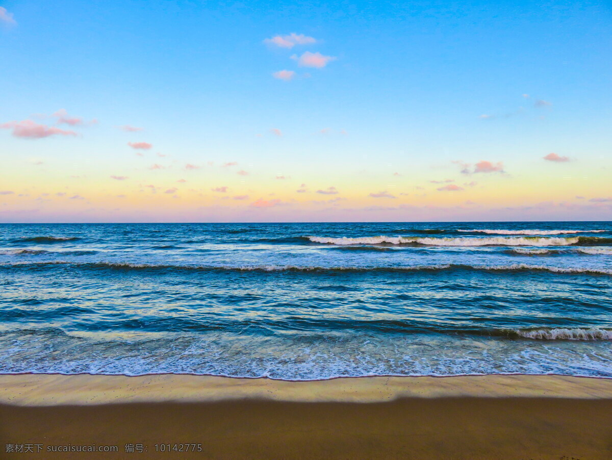 蓝色 大海 沙滩 高清 图 蓝色大海 海岸景观 海浪 蓝天 云彩 海景 海水 浪花 潮水 海滩景观 海边风光 自然风景