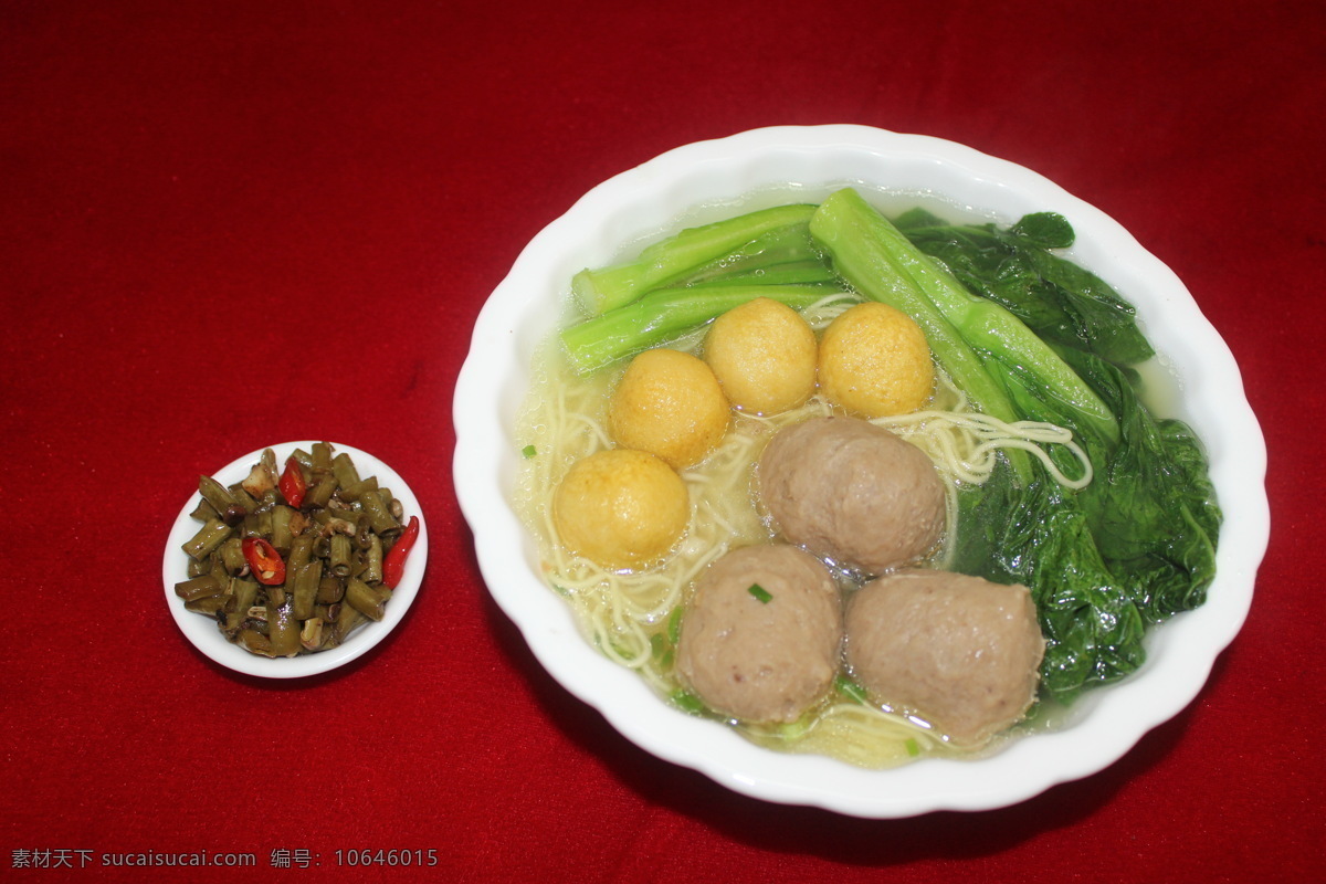 中国美食 牛肉丸 鱼旦 酸豆角 青菜 菜心 清汤 汤面 葱花 汤碗 碟 传统美食 餐饮美食