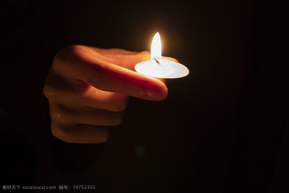 手 蜡烛 祈福 祈祷 白蜡烛 火 商用 背景 火苗 手部