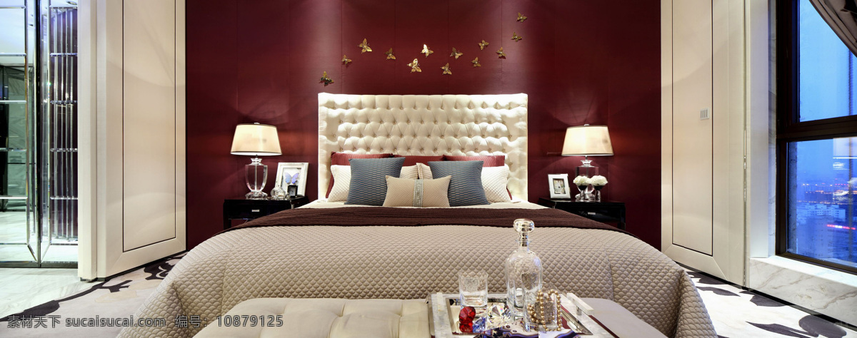 浪漫 温馨 卧室 酒 红色 背景 墙 室内装修 效果图 卧室装修 酒红色背景墙 白色台灯 灰色沙发