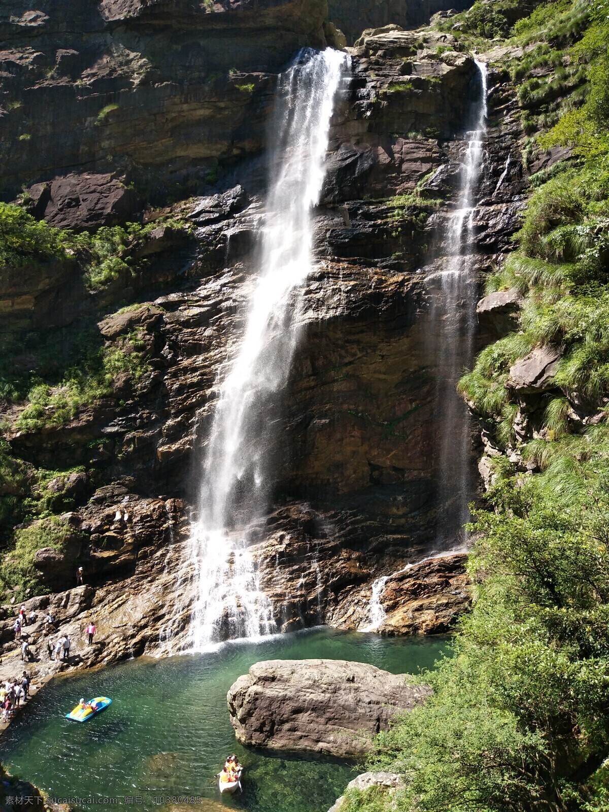 庐山瀑布 瀑布 一泻千里 壮观 冲击 清澈 自然景观 风景名胜