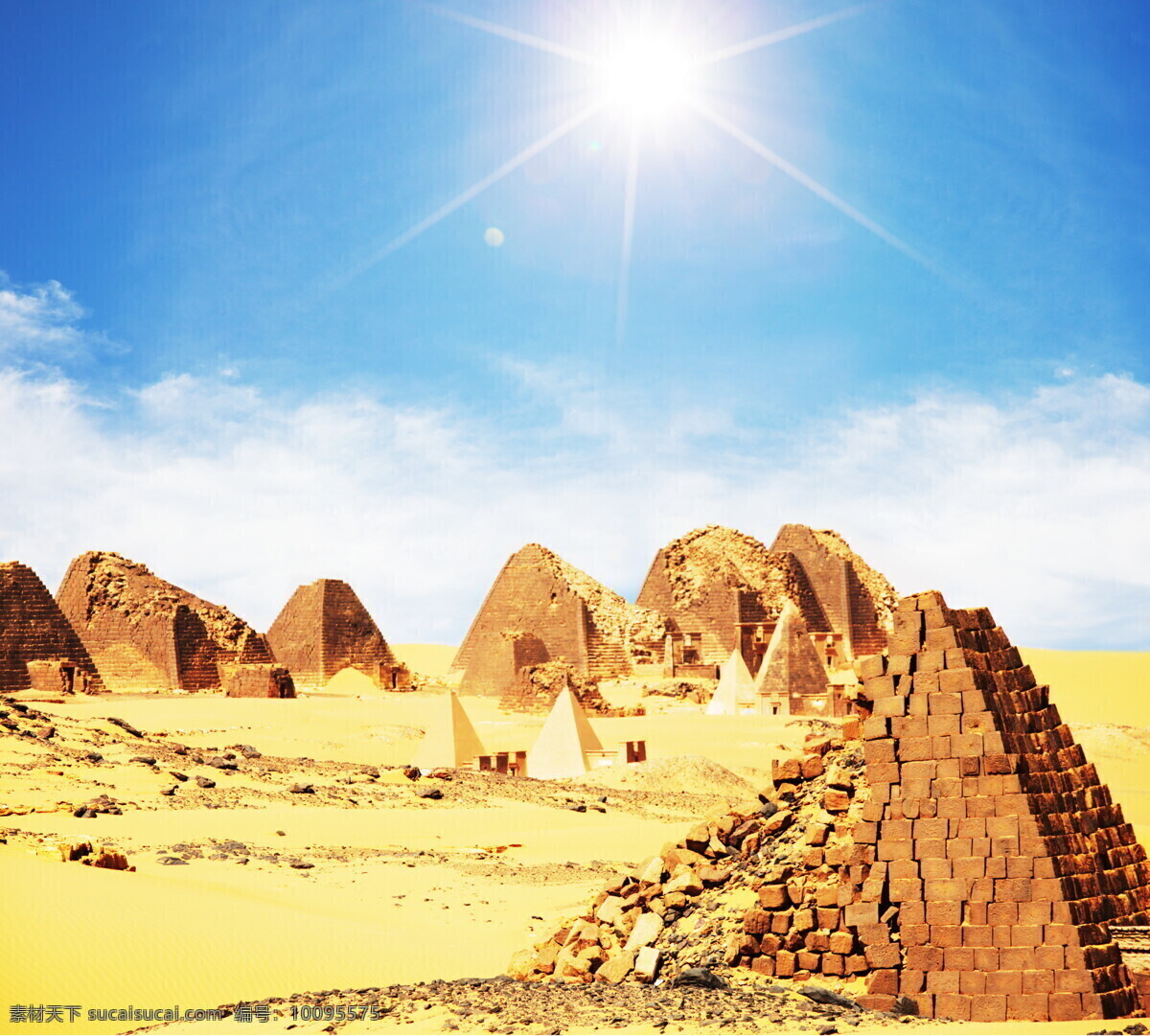 金字塔 风景摄影 高清 蓝天 天空 白云 阳光 太阳 埃及 文明古迹 美丽 自然风景 旅游景点 美景 景色 摄影图 高清图片 自然景观 白色