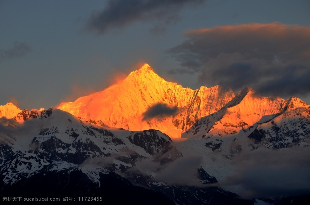 日照金山 摄影图 金山 高像素图片 西藏 自然风景 自然景观