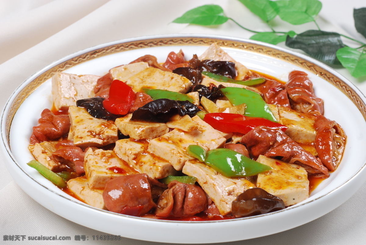 豆腐炒肥肠 肥肠豆腐 特色肥肠 风味肥肠 招牌菜 特色菜 菜 高清菜谱用图 餐饮美食 传统美食