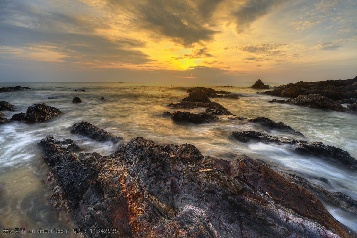 风景图片 风景 景观 夕阳 黄昏 草木 森林 大树 秋景 春景 冬景 景 景物 景物图片 岩石 山峰 草原 丘陵 高原 山 山脉 河流 水流 溪流 竹林 树叶 树干 夜景 美观 唯美 壁纸 风景壁纸 雪山 冰山 城市 木屋 荒山 自然景观 大自然 美景 美景图片 摄影图片 摄影图 火烧云