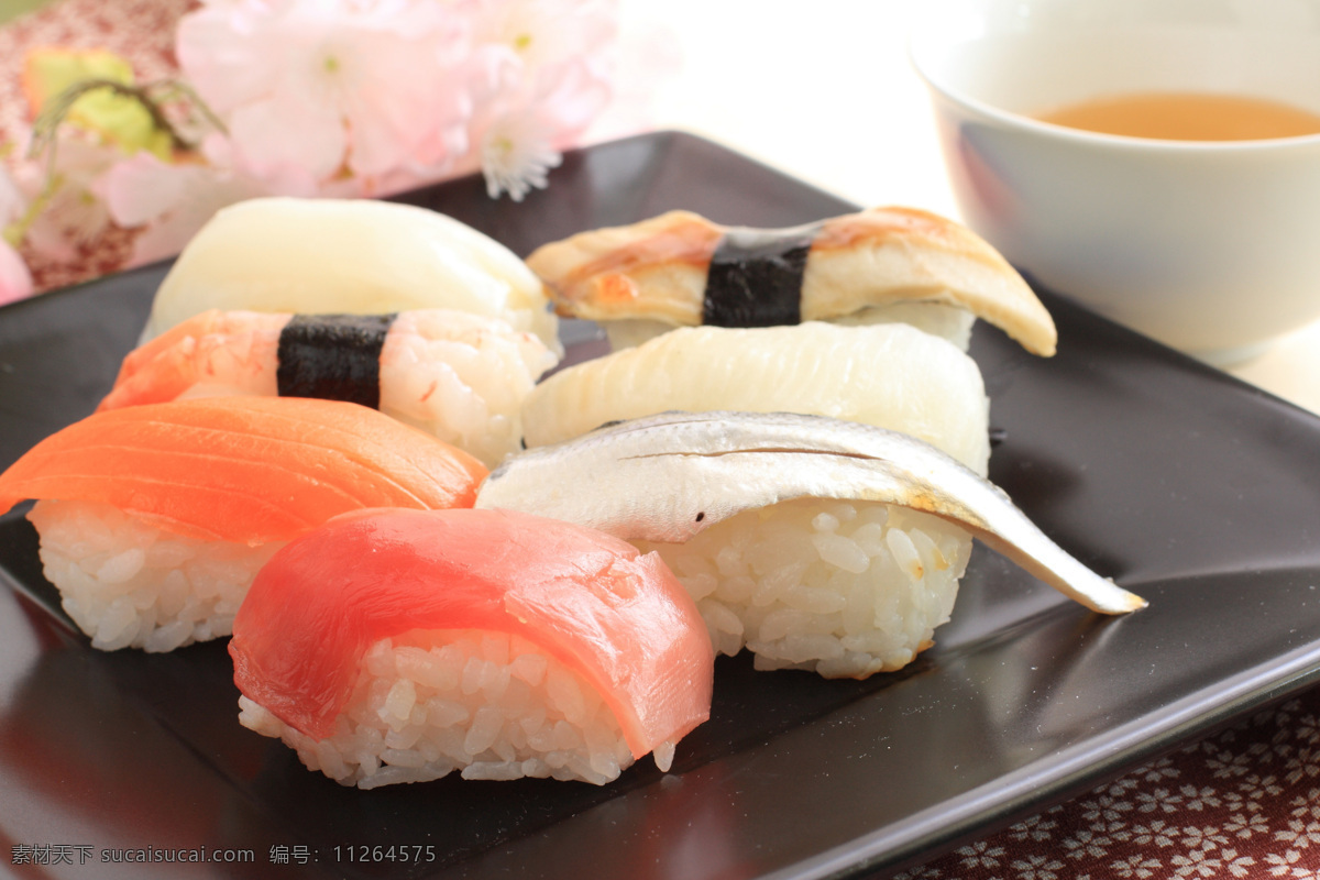 日本 海鲜 类 食物 日本食物 鱼 三文鱼 米饭 寿司 外国美食 餐饮美食