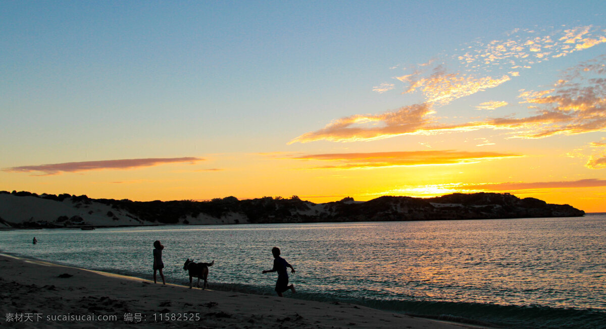 海边日落 海边 日落 黄昏 小孩 遛狗 玩耍 自然摄影 自然风景 旅游摄影