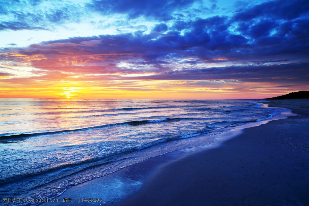 白云 波浪 风光 干净 海浪 海滩 海洋 夕阳 大海 沙滩 夕阳大海沙滩 云彩 火烧云 浪花 砂石 清澈 阳光 太阳 蓝天 夏日风景 夏季风景 热带风景 自然风景 自然景观 自然风景系列 psd源文件