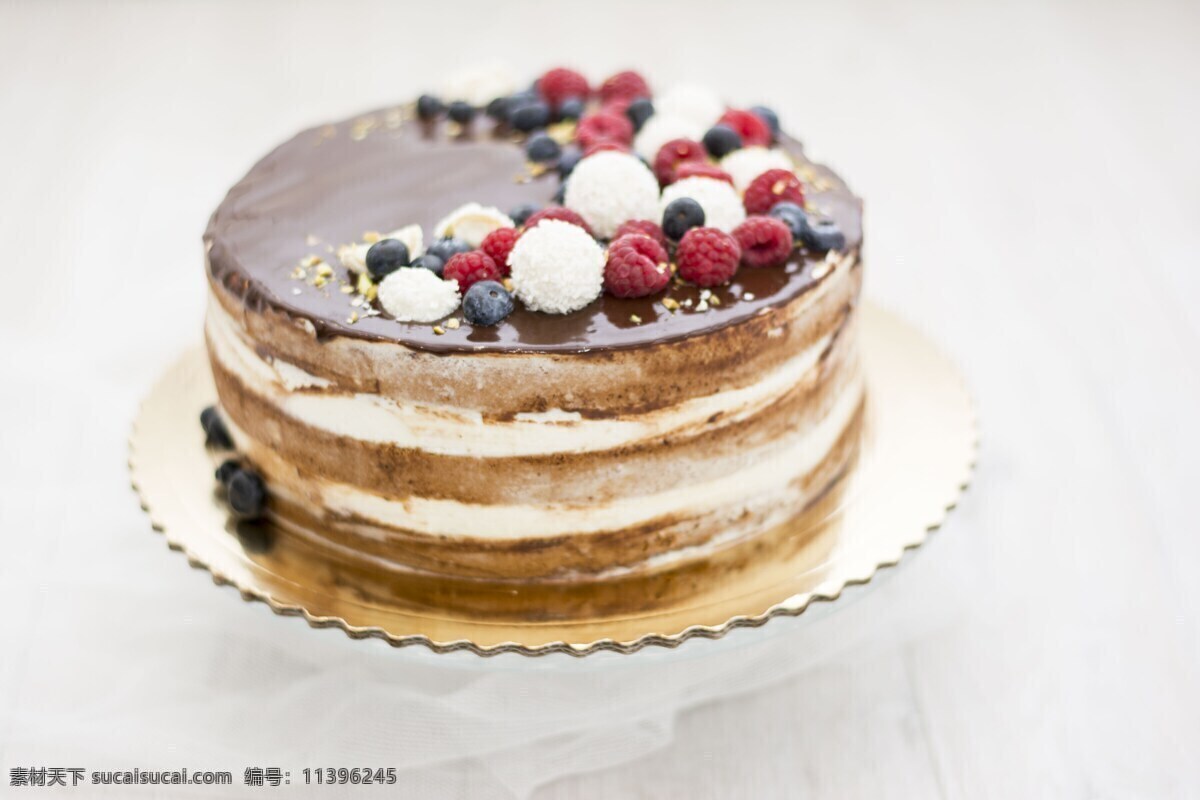 蛋糕 奶油 巧克力 蔓越莓 甜点 水果 生日蛋糕 庆祝 庆贺 餐饮美食 西餐美食