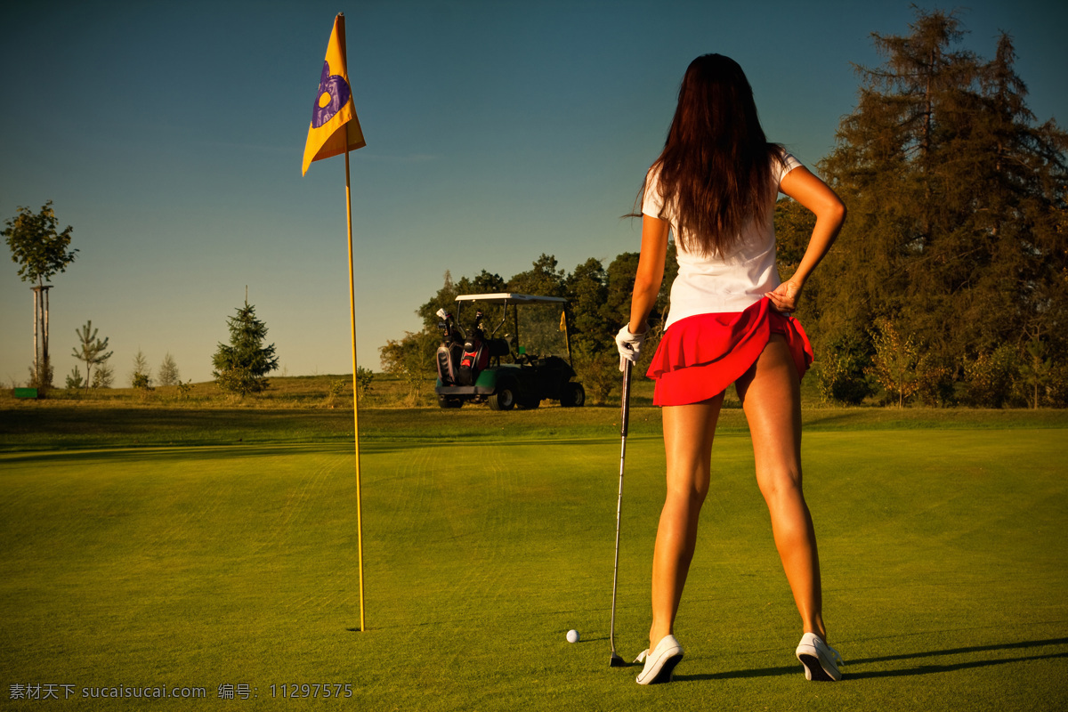 高尔夫球场 风景 高尔夫 草地 人物 女性 运动 娱乐休闲 高尔夫剪影 高尔夫挥杆 高尔夫草地 背景 高尔夫会所 高尔场地 高尔夫人物 美女图片 人物图片