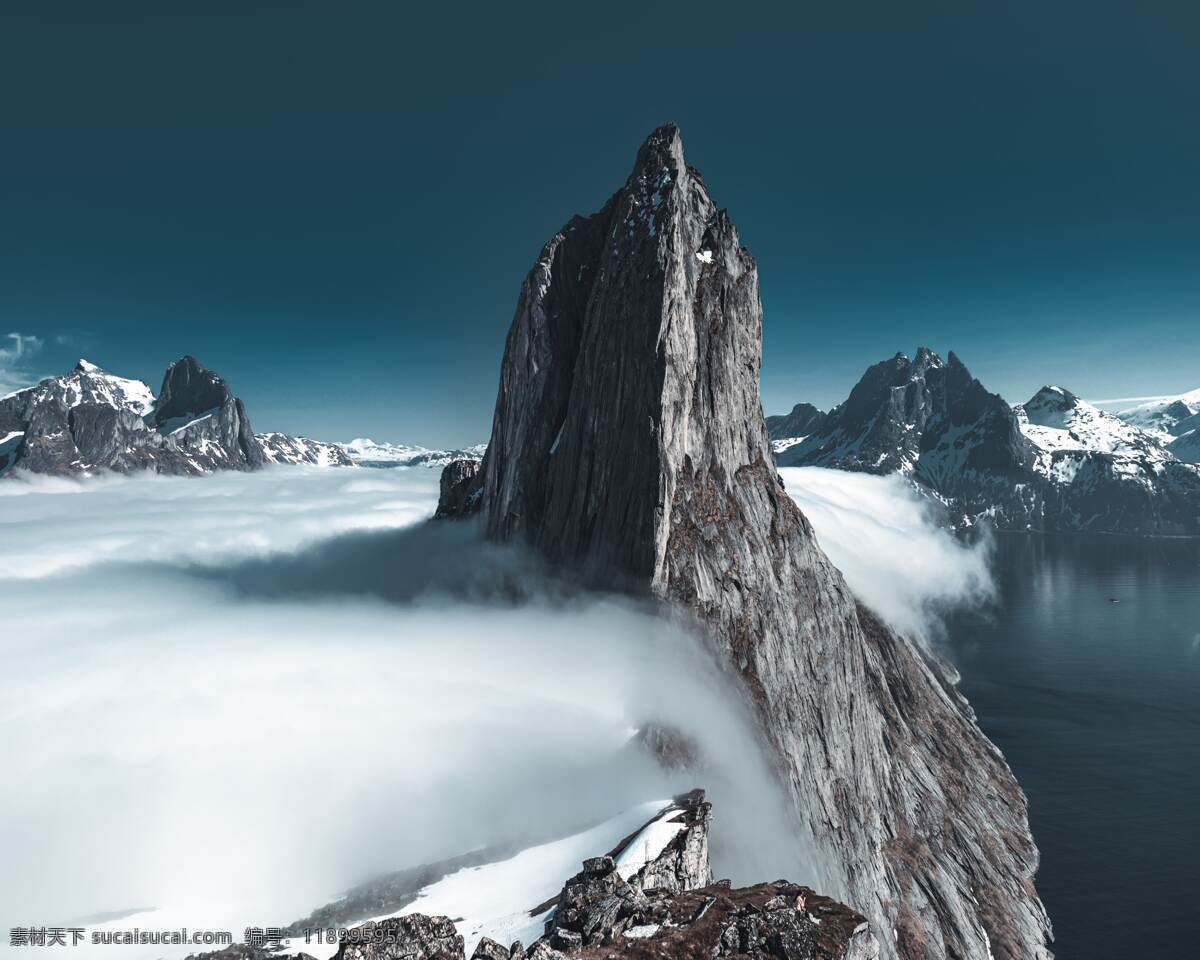岩石山峰 旅游 欧美 阳光 蓝天 白云 雪山 岩石 云层 壮丽 拍摄 摄影类 自然景观 自然风景