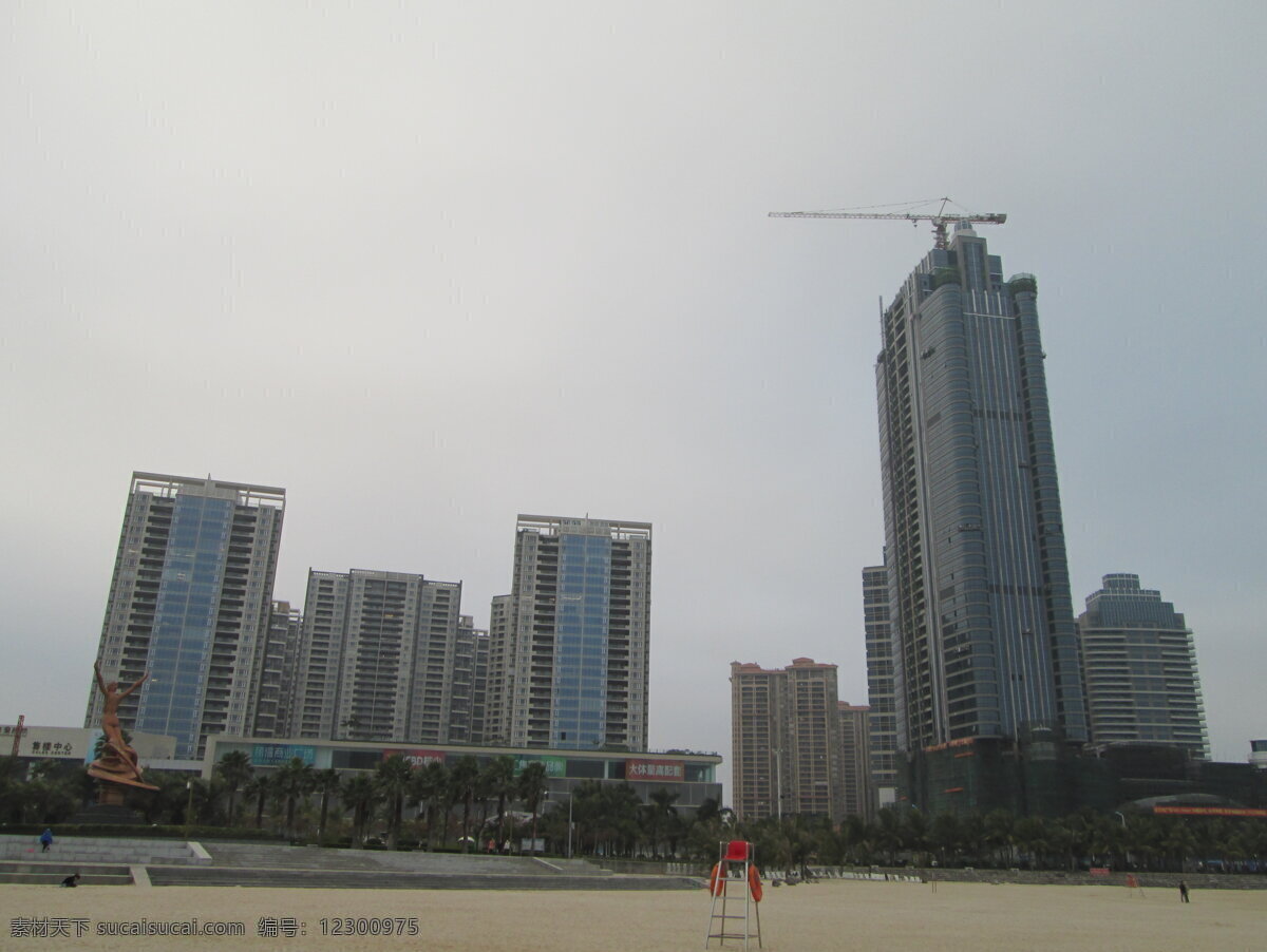 建设 中 大厦 海边 海滩 建筑摄影 建筑园林 桥 沙滩 建设中的大厦 高楼工地 湛江摄影 psd源文件