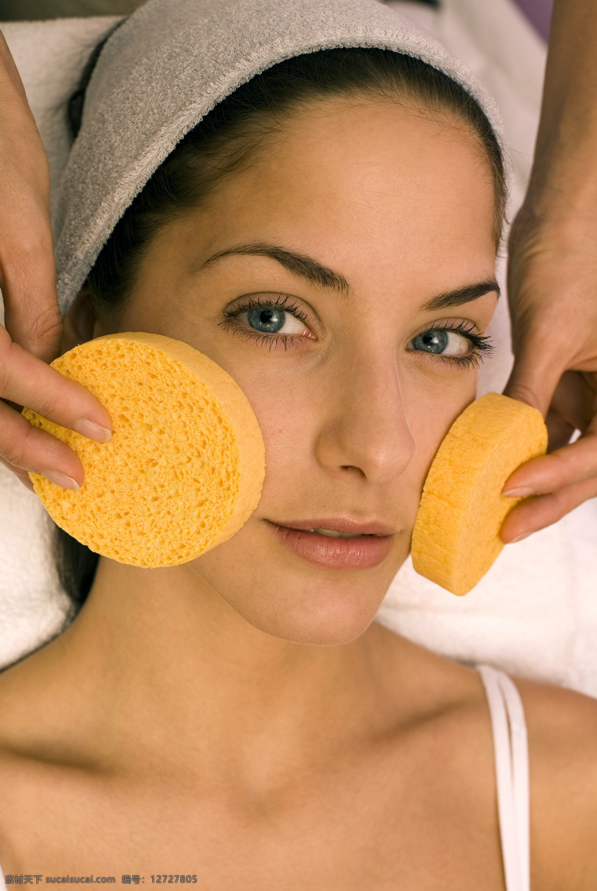 面部 清洁 女人 洗脸 水疗 美容 养生 护肤 spa 女性 脸部清洁 海绵 美女图片 人物图片