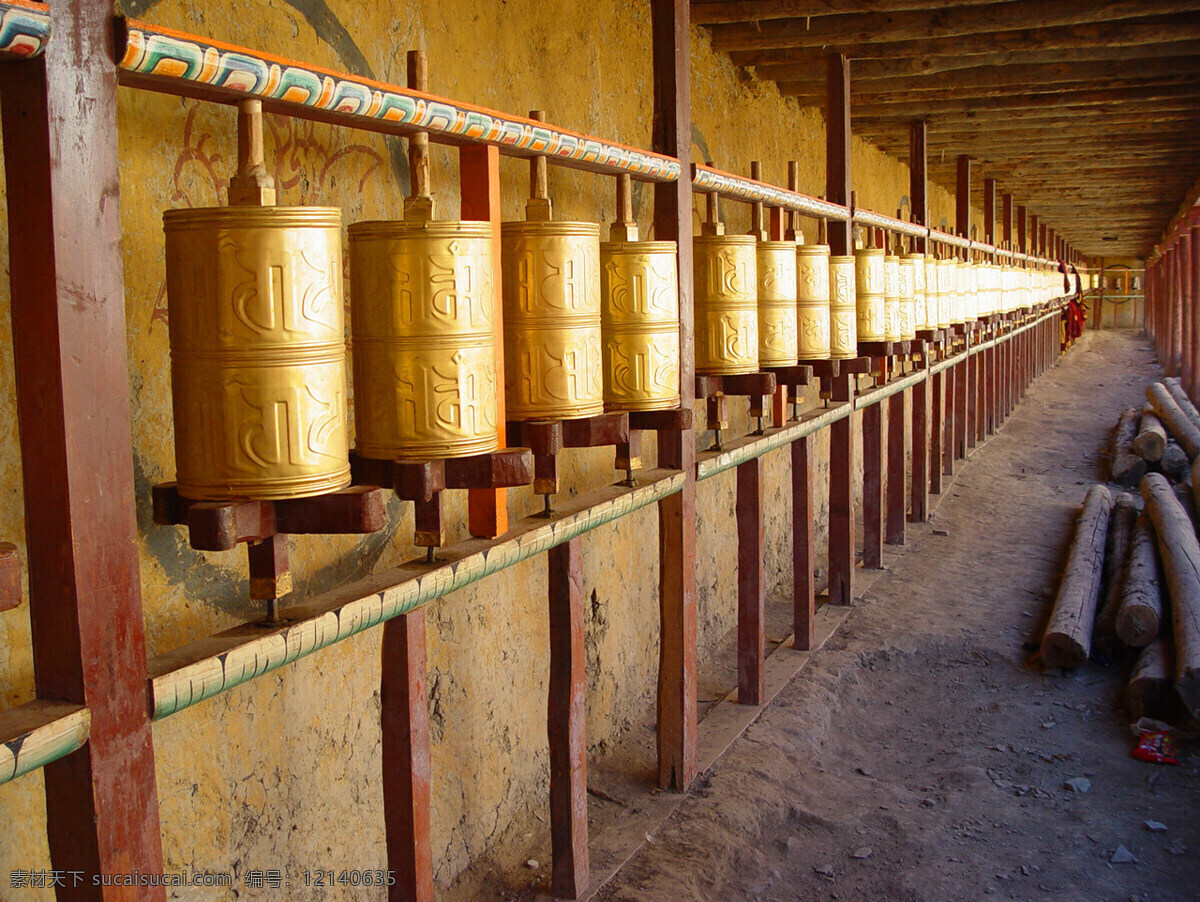 甘孜 贡嘎山 寺庙 转经 转桶 经桶 金桶 转金桶 转经桶 藏族 虔诚 风景 旅游摄影 国内旅游