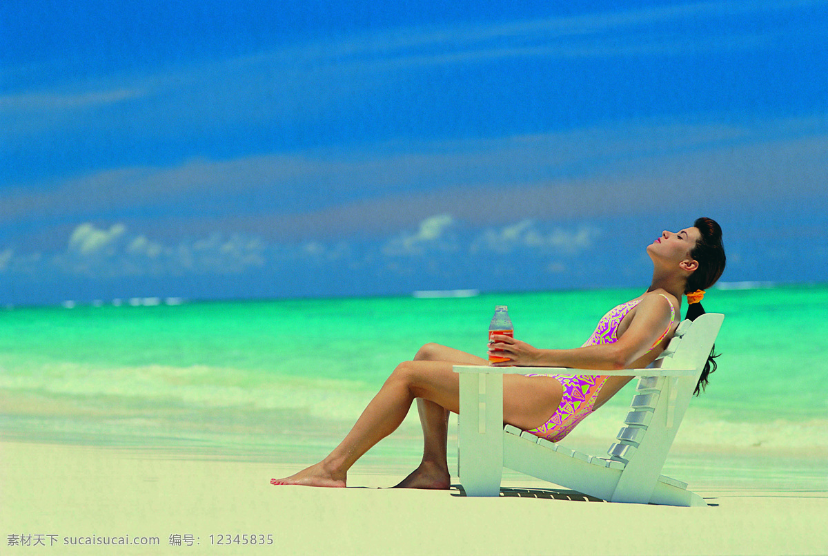 晒太阳 性感美女 阳光沙滩 美丽海滩 大海 海面 沙滩美女 日光浴 生活人物 人物图片