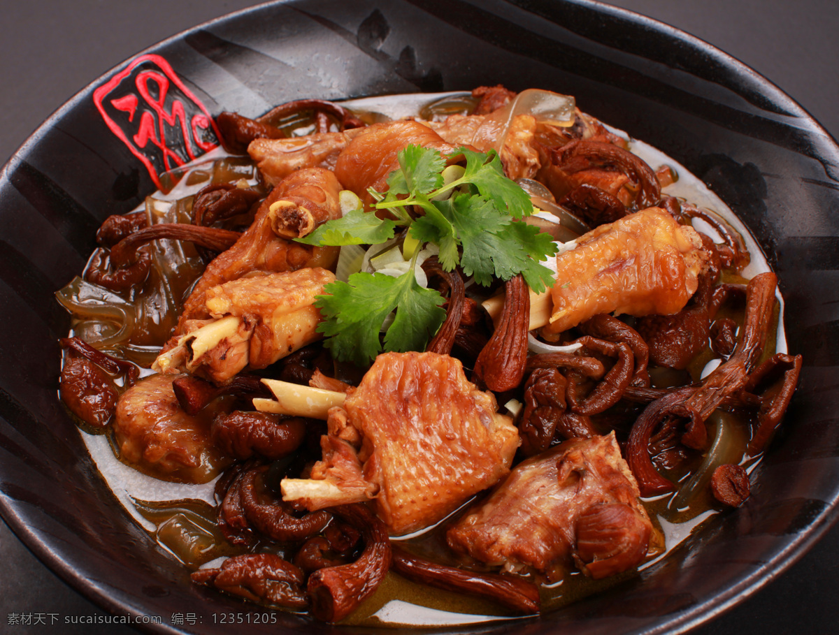 小鸡炖蘑菇 鸡肉 蘑菇 营养 美食 餐饮美食 传统美食