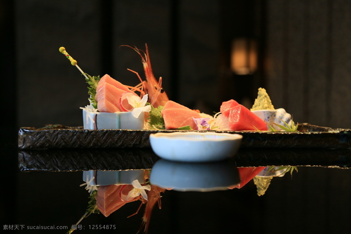 饭卷 饭团 日本寿司 日式寿司 三文鱼 三文鱼寿司 鲜虾寿司 海鲜刺身 寿司 五色刺身 日本料理 日本刺身 料理 海鲜 日料 食物 餐饮美食 西餐美食