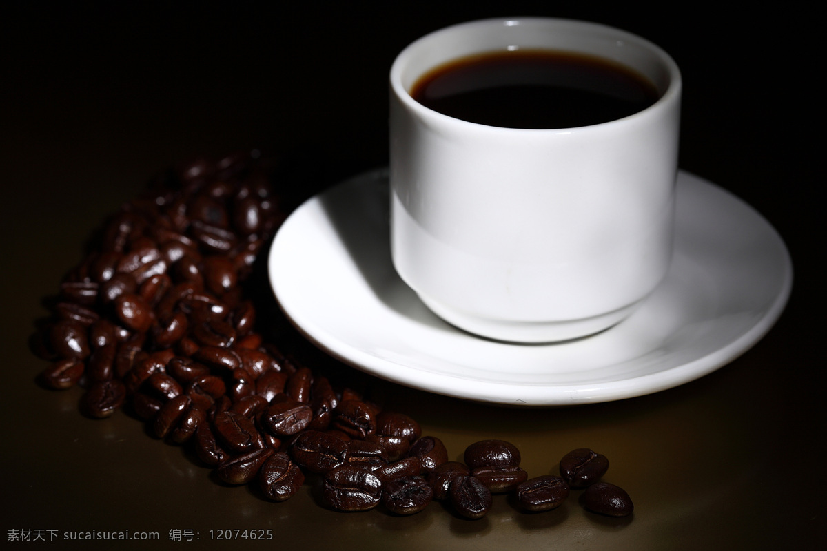 合成 一块 咖啡豆 咖啡 巧克力 食物 美食 甜品 食材原料 餐饮美食 咖啡图片
