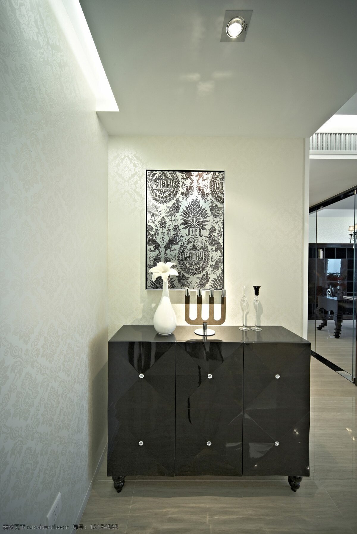 现代 风 客厅 黑色 镜面 柜子 室内装修 效果图 客厅装修 灰色画作 白色花瓶 木地板