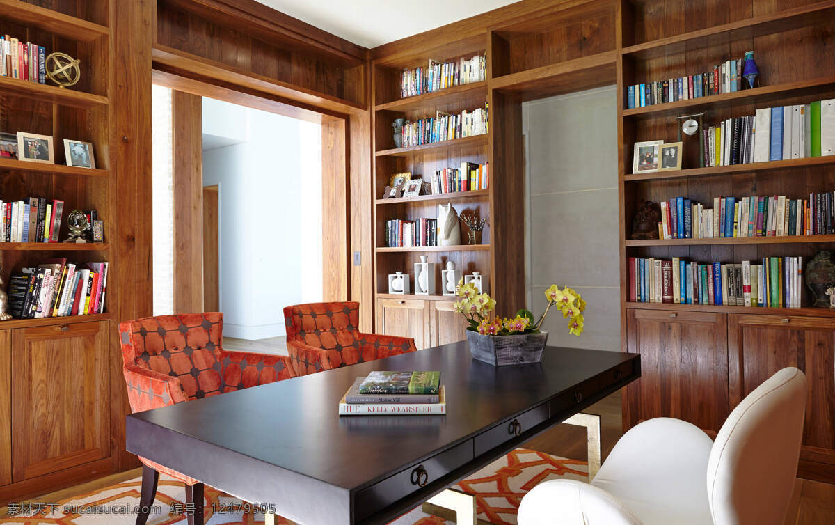简洁 时尚 现代 书房 装修 效果图 白色座椅 室内装修 书籍 相框摆件 印花地毯 棕色书桌