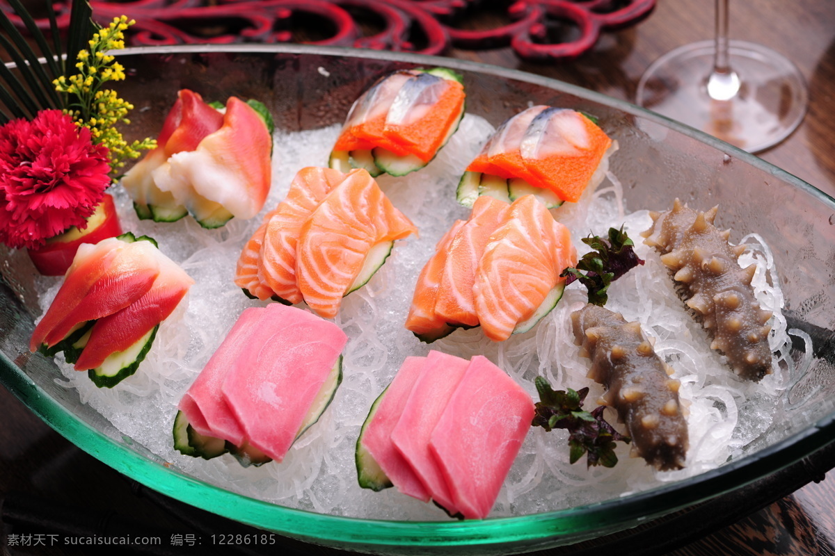日本料理 鱼生 日本料理拼盘 鲜虾 寿司 生鱼片 三文鱼 吞拿鱼 餐饮美食