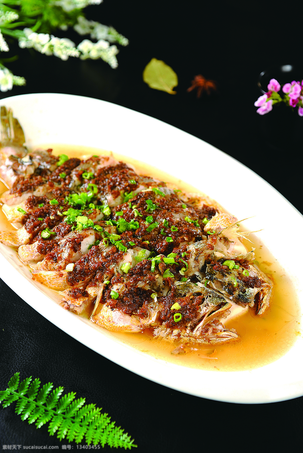 娟豆腐蒸黄鱼 豆腐蒸黄鱼 豆腐蒸黄花鱼 娟豆腐 蒸黄鱼 豆腐 蒸黄花鱼 高清菜谱用图 餐饮美食 传统美食