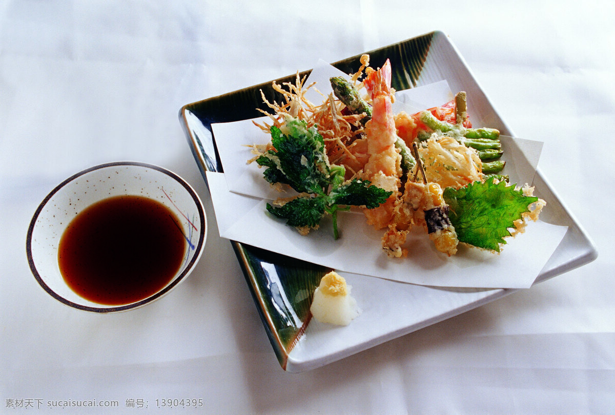 清蒸海鲜拼盘 唯美 食物 食品 美食 美味 营养 健康 海鲜 海味 虾 餐饮美食 传统美食