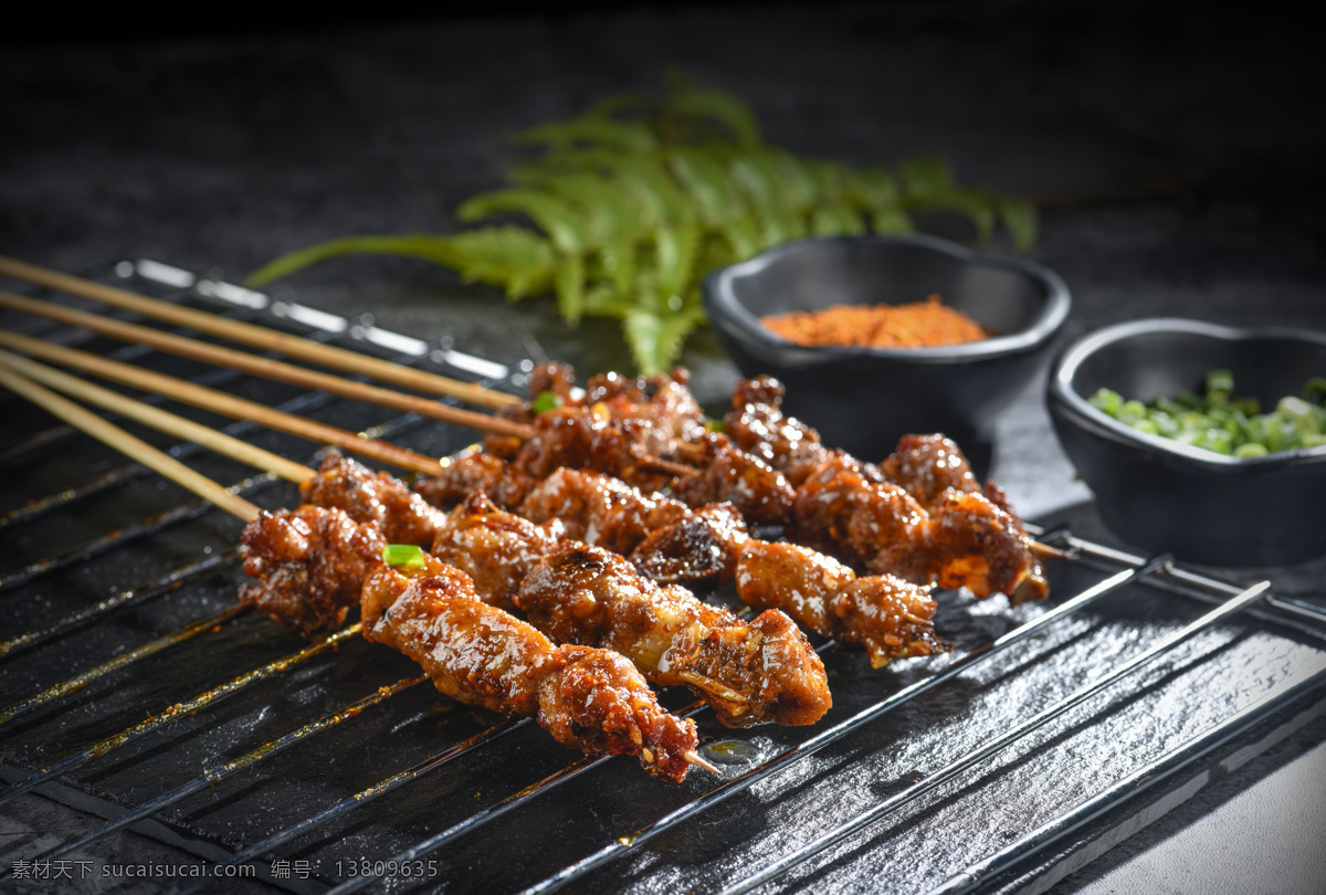 烤羊肉串图片 美食 食物 垂涎欲滴 诱人 羊肉卷 烤肉串 美食天下 餐饮美食 传统美食