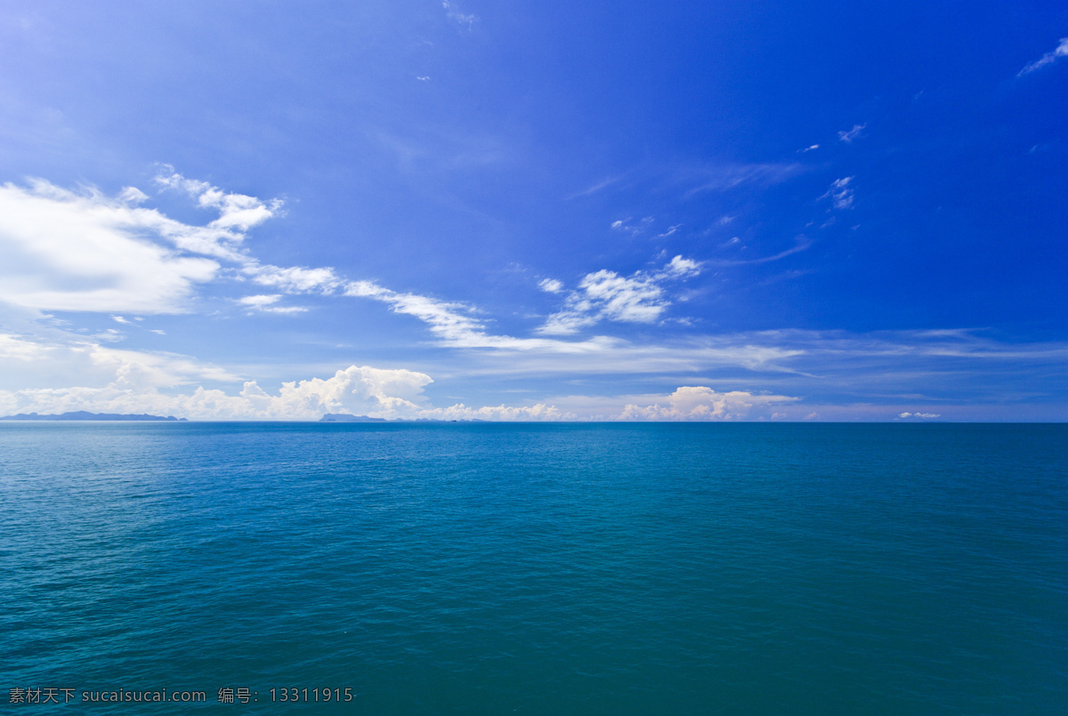 蓝色天空海洋 自然风景 摄影图 海洋摄影图 天空下的 白云 蓝天白云 美好天气 自然景观
