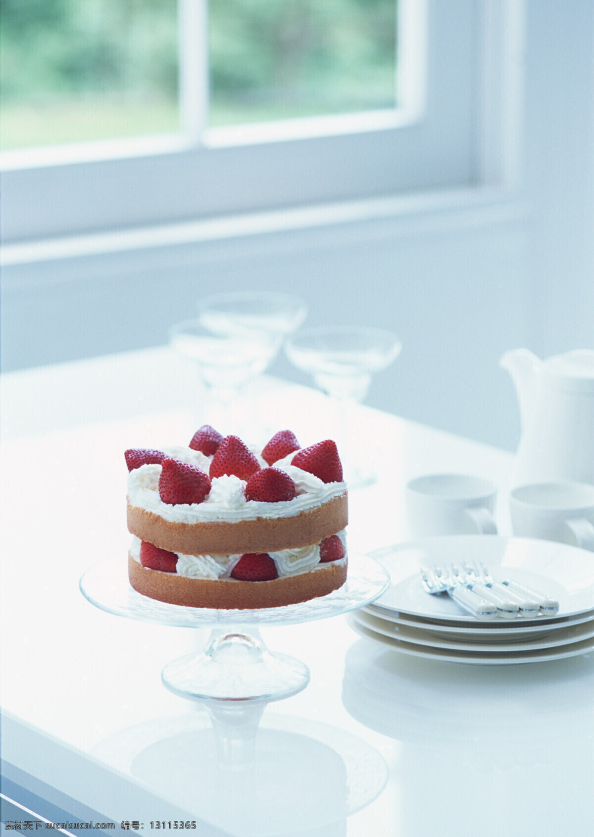 高清图片 蛋糕 慕斯蛋糕 水果蛋糕 草莓 草莓蛋糕 草莓派 手工 烘焙 甜品 甜点 餐饮美食