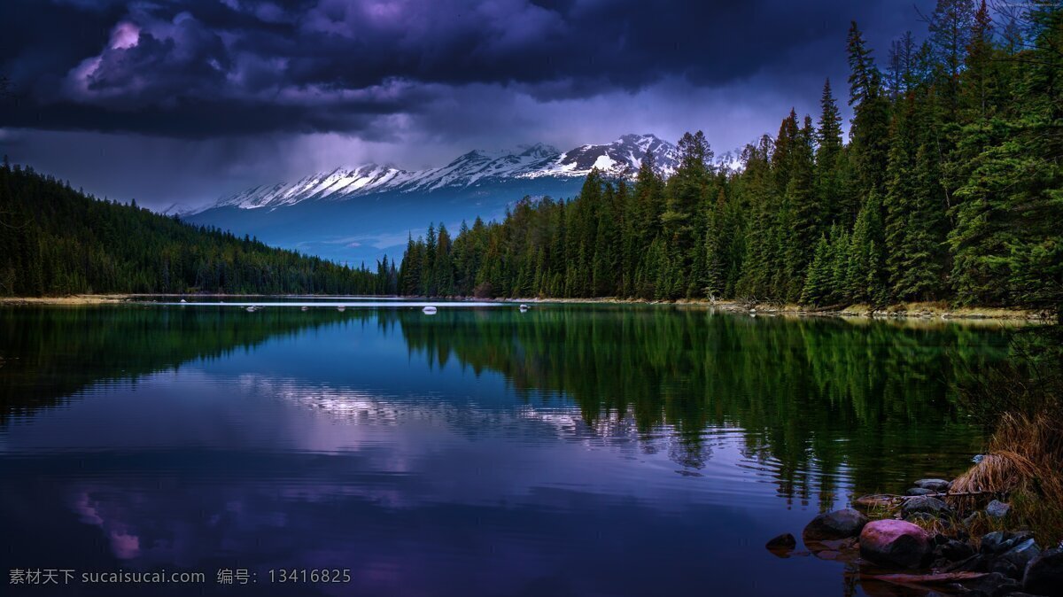 美景 湖面 水天一色 黑色
