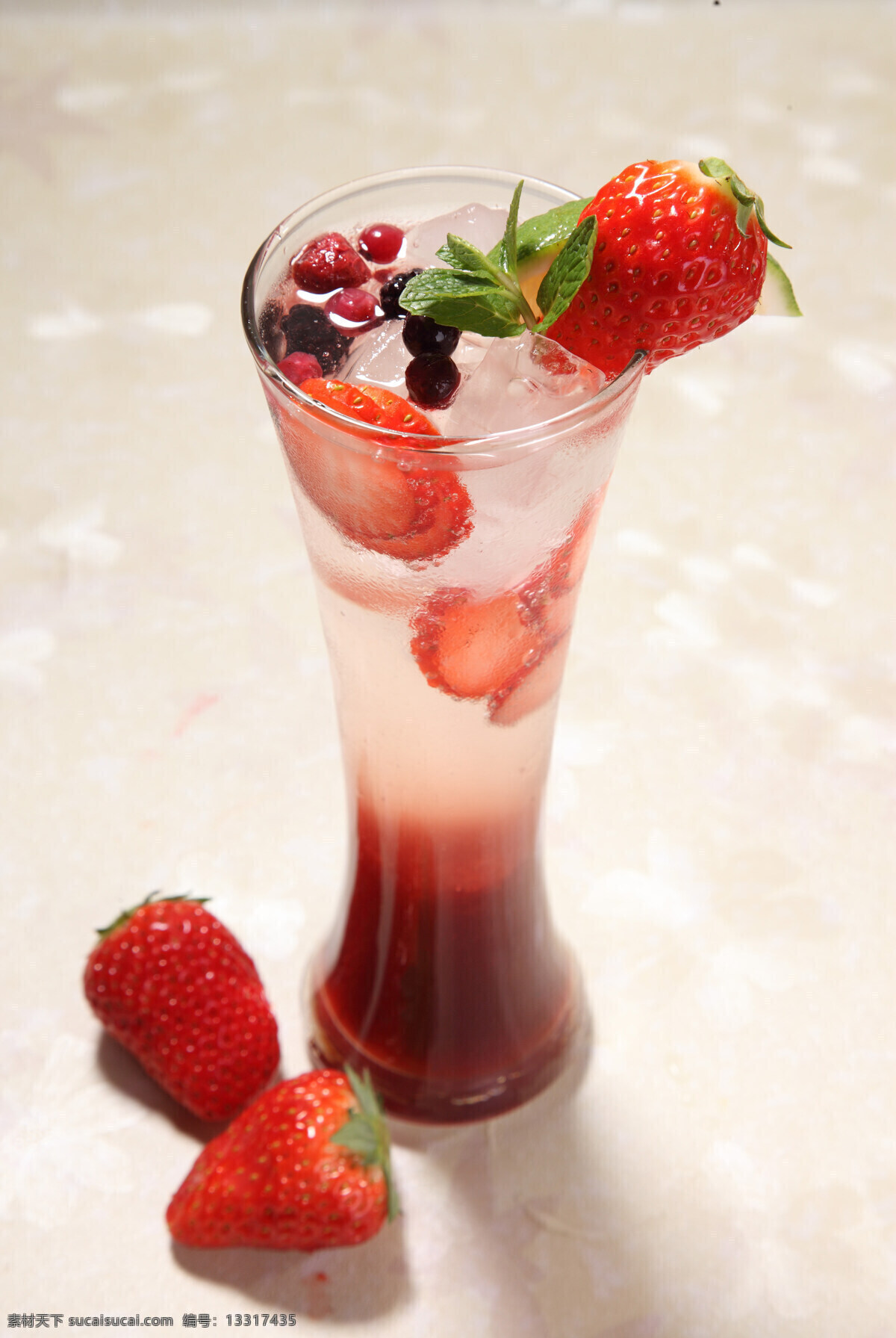 饮料 杯子 冰块 餐饮美食 草莓 冷饮 饮料酒水 餐厅饮料 矢量图 日常生活