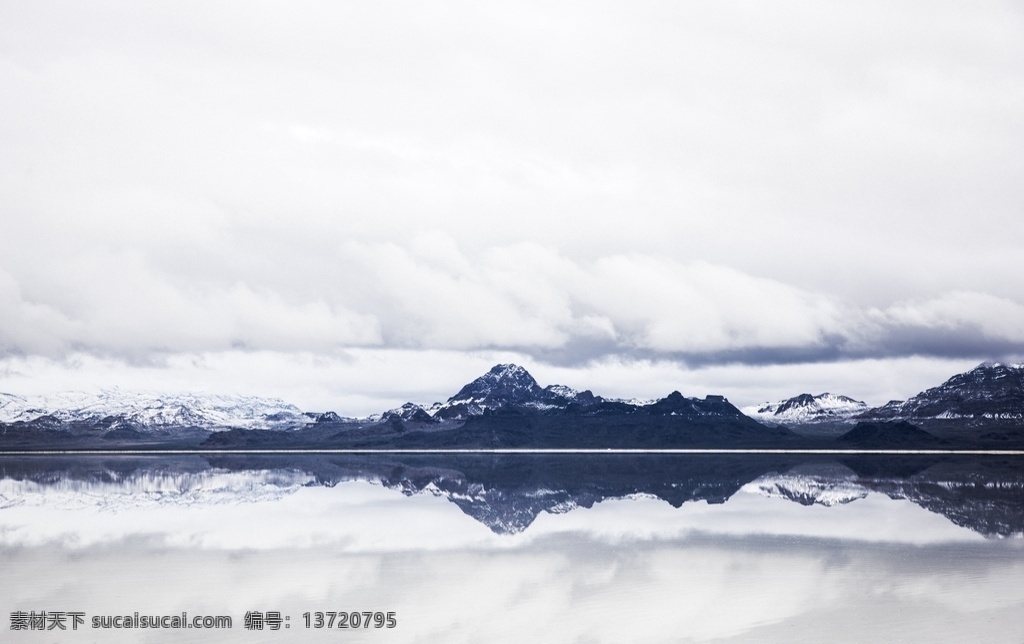 山脉 高大 冰峰 山川 山峰 寒冷 风景 景色 云雾山 雪山 自然景观 自然风景