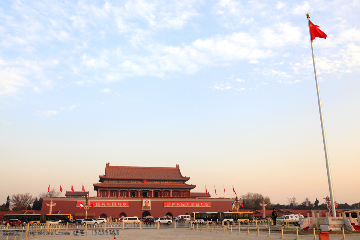天安门 升旗 广场 国内旅游 国旗 旅游摄影 人群 霞光 天安门升旗 psd源文件