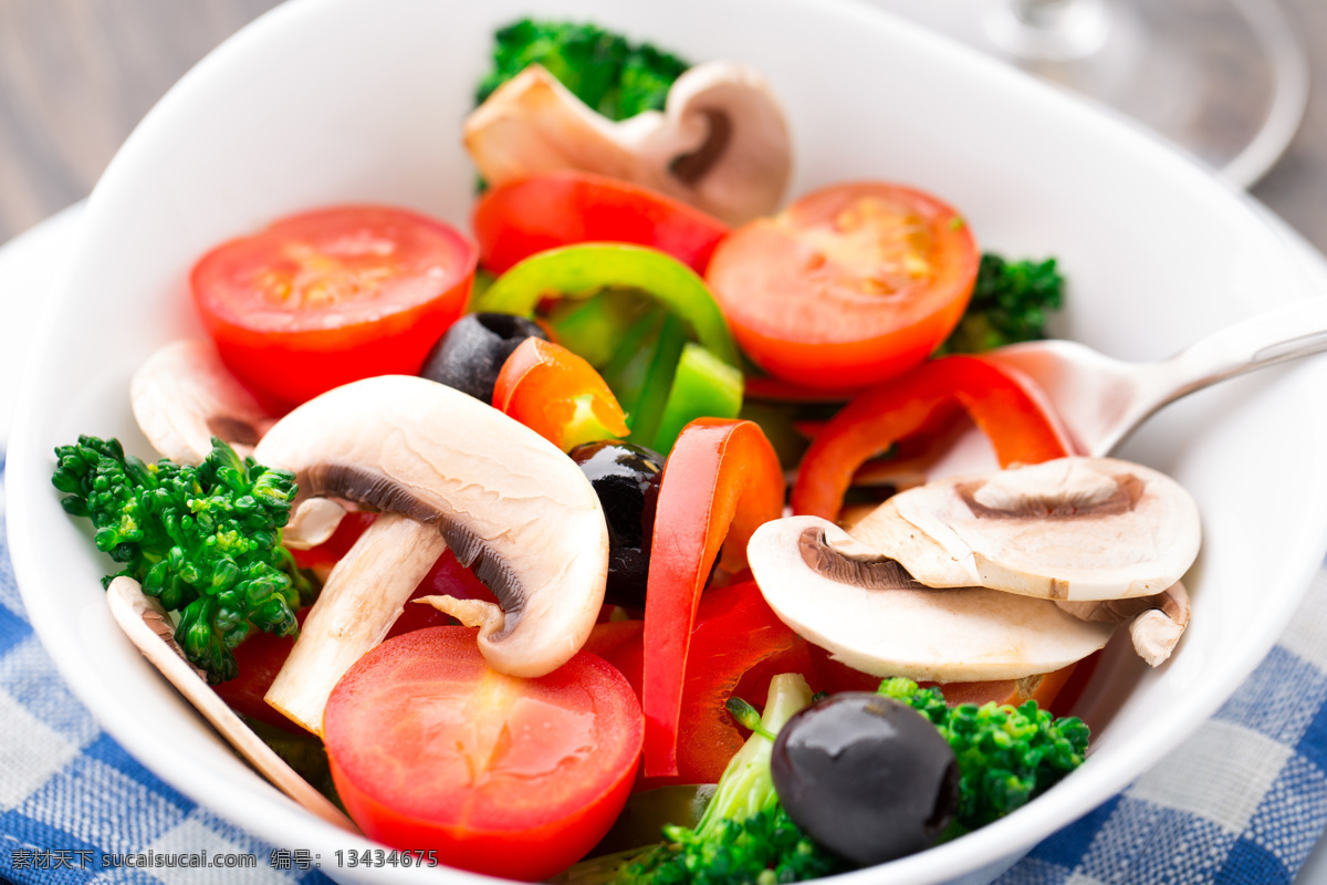 切 好 蔬菜 香菇 番茄 新鲜蔬菜 西兰花 美食 食物摄影 美味 美食图片 餐饮美食
